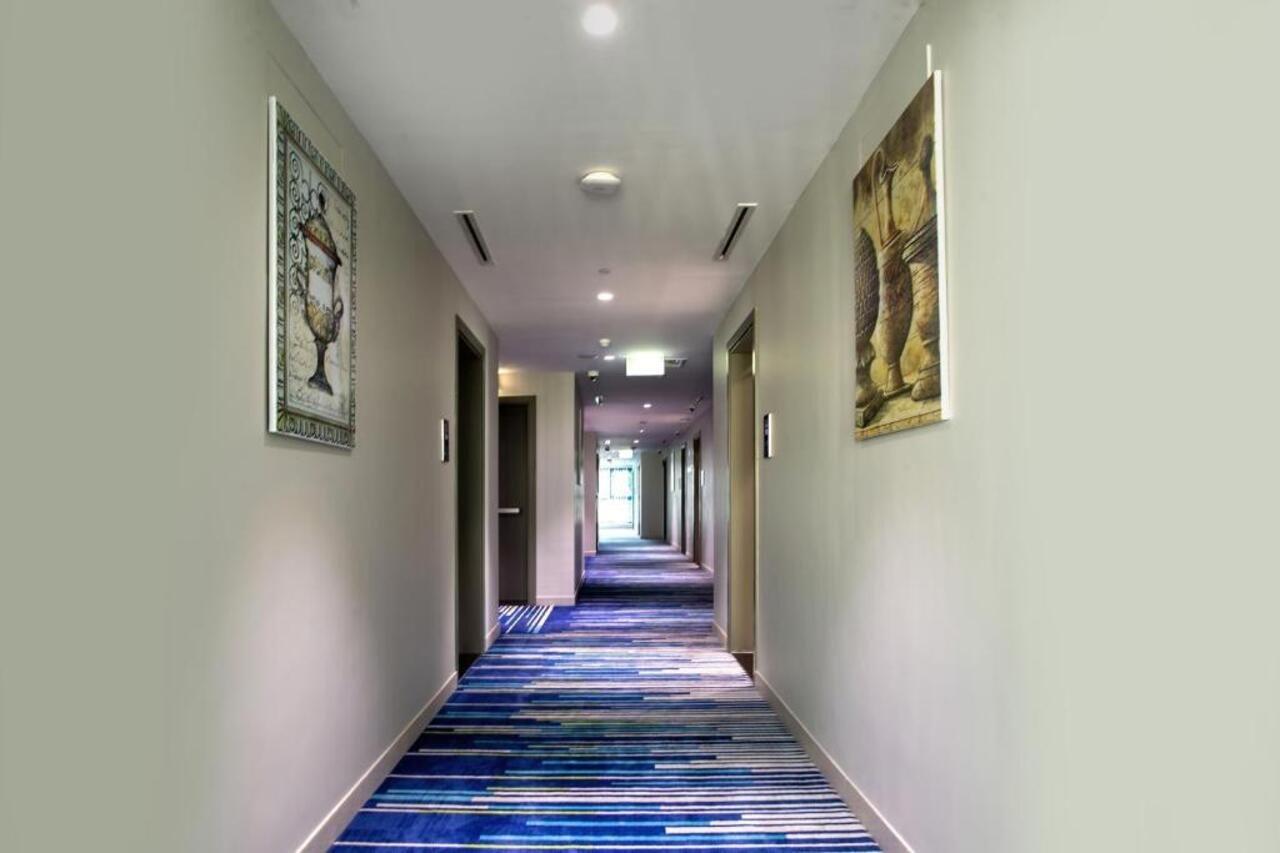 City Avenue Al Reqqa Hotel Дубай Экстерьер фото